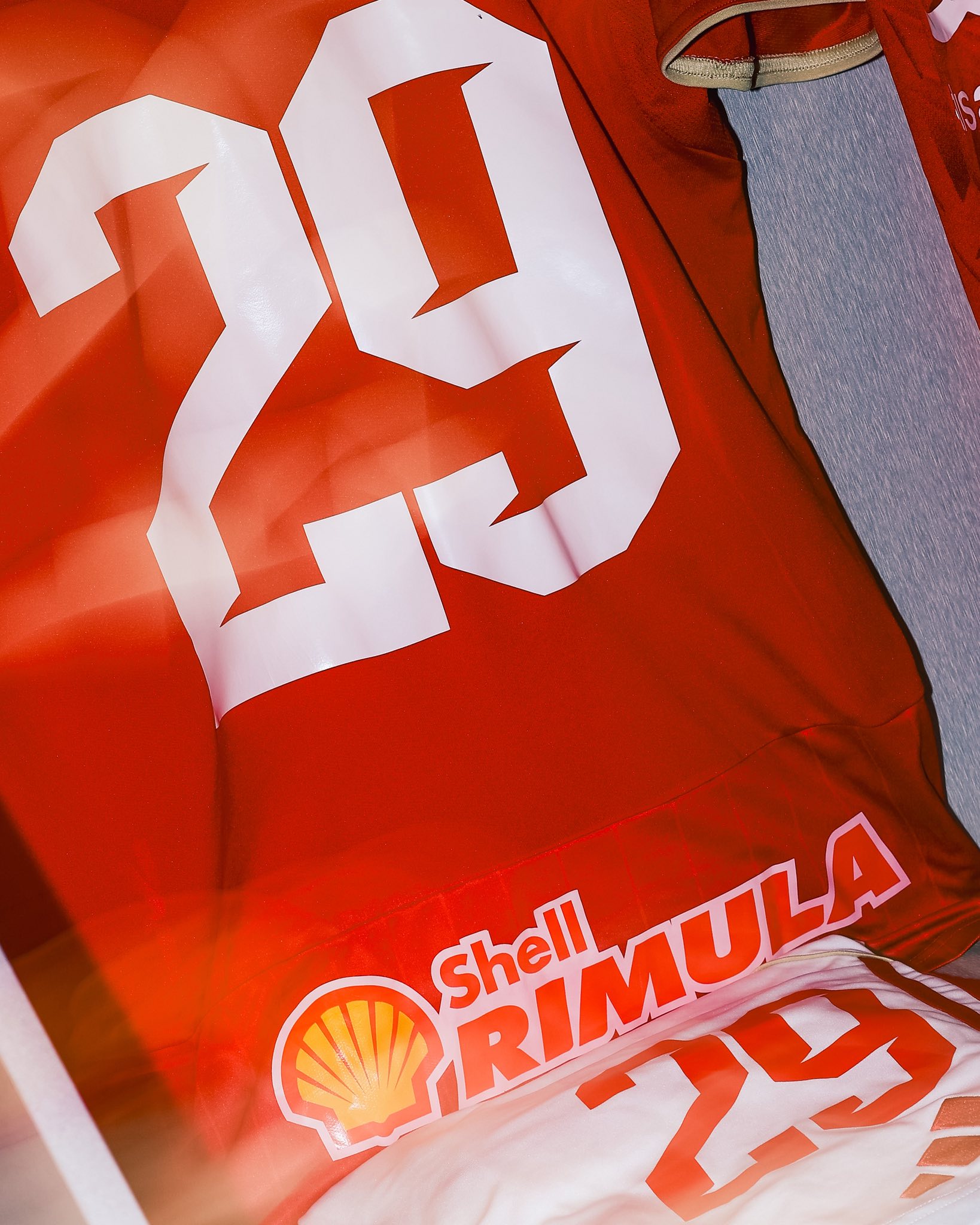 قميص طاهر قميص طاهر