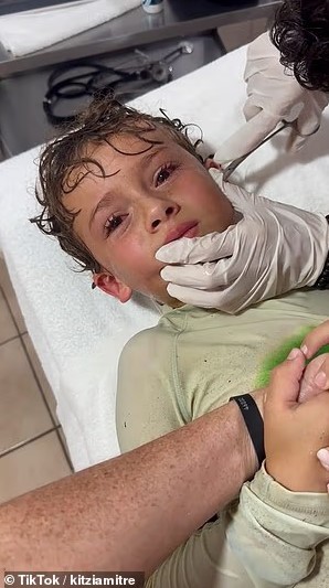 لحظة استخراج سرطان البحر