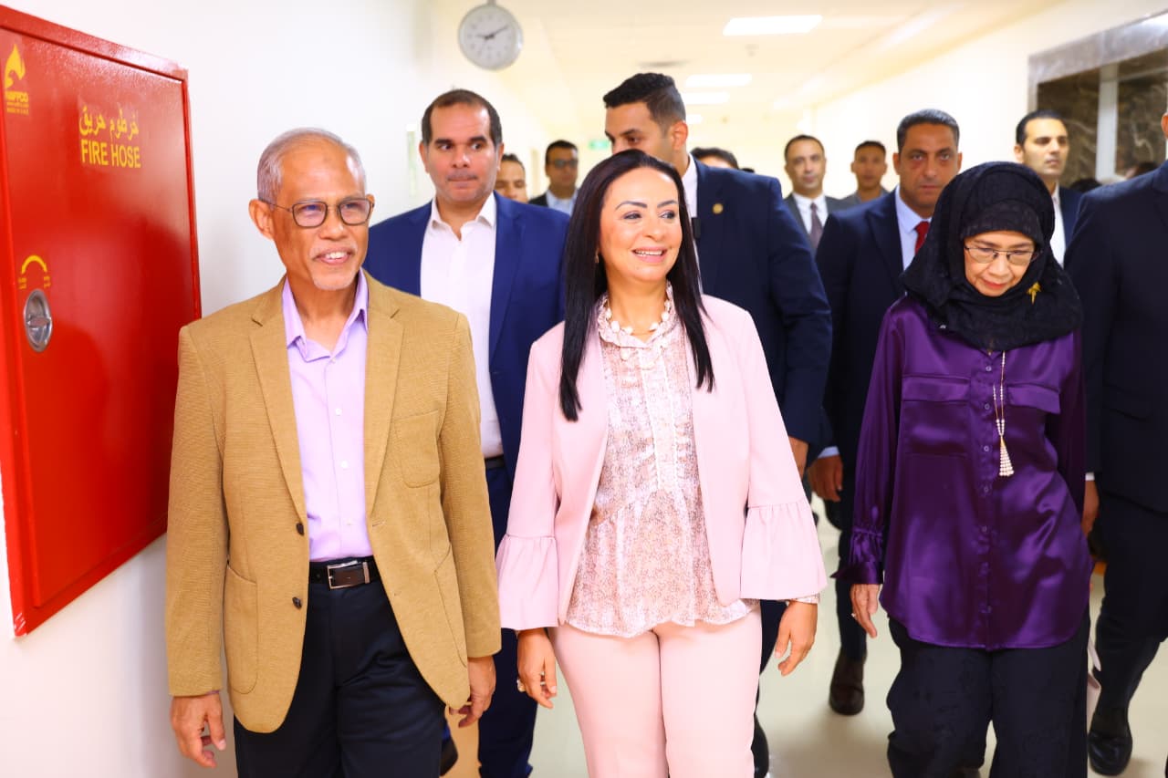 وزيرة التضامن مع وزيرة الأسرة والتنمية الاجتماعية بسنغافورة وزيرة التضامن مع وزيرة الأسرة والتنمية الاجتماعية بسنغافورة