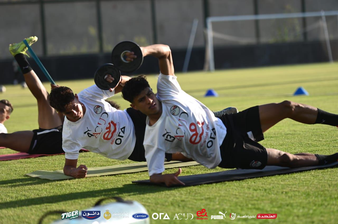 منتخب 2005 يواصل تدريباته (1)