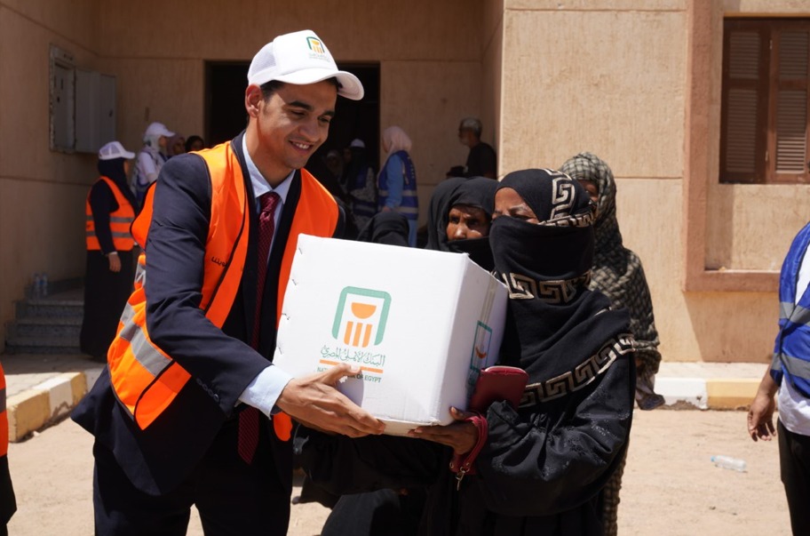 أعلن البنك الأهلي المصري عن مشاركته الفعالة في مبادرة “معاً بالوعي نحميها” (5)