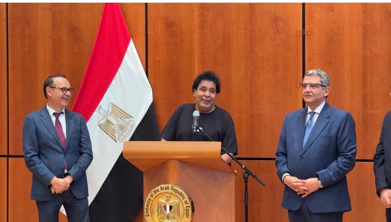 الفنان محمد منير