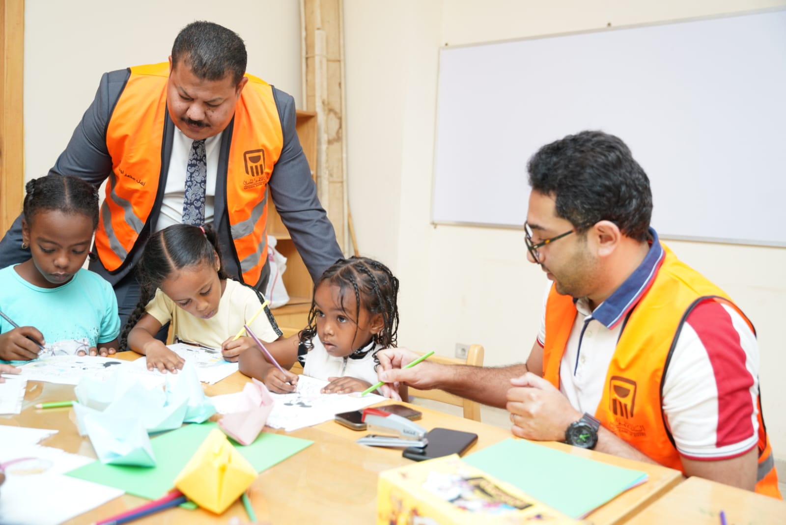 أعلن البنك الأهلي المصري عن مشاركته الفعالة في مبادرة “معاً بالوعي نحميها” (4)