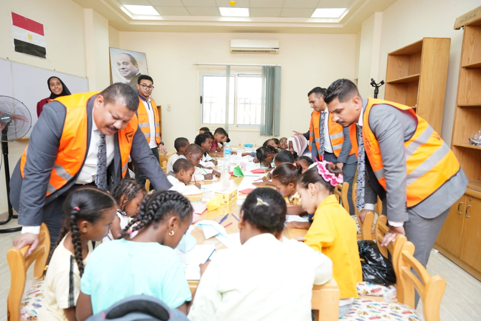 أعلن البنك الأهلي المصري عن مشاركته الفعالة في مبادرة “معاً بالوعي نحميها” (3)