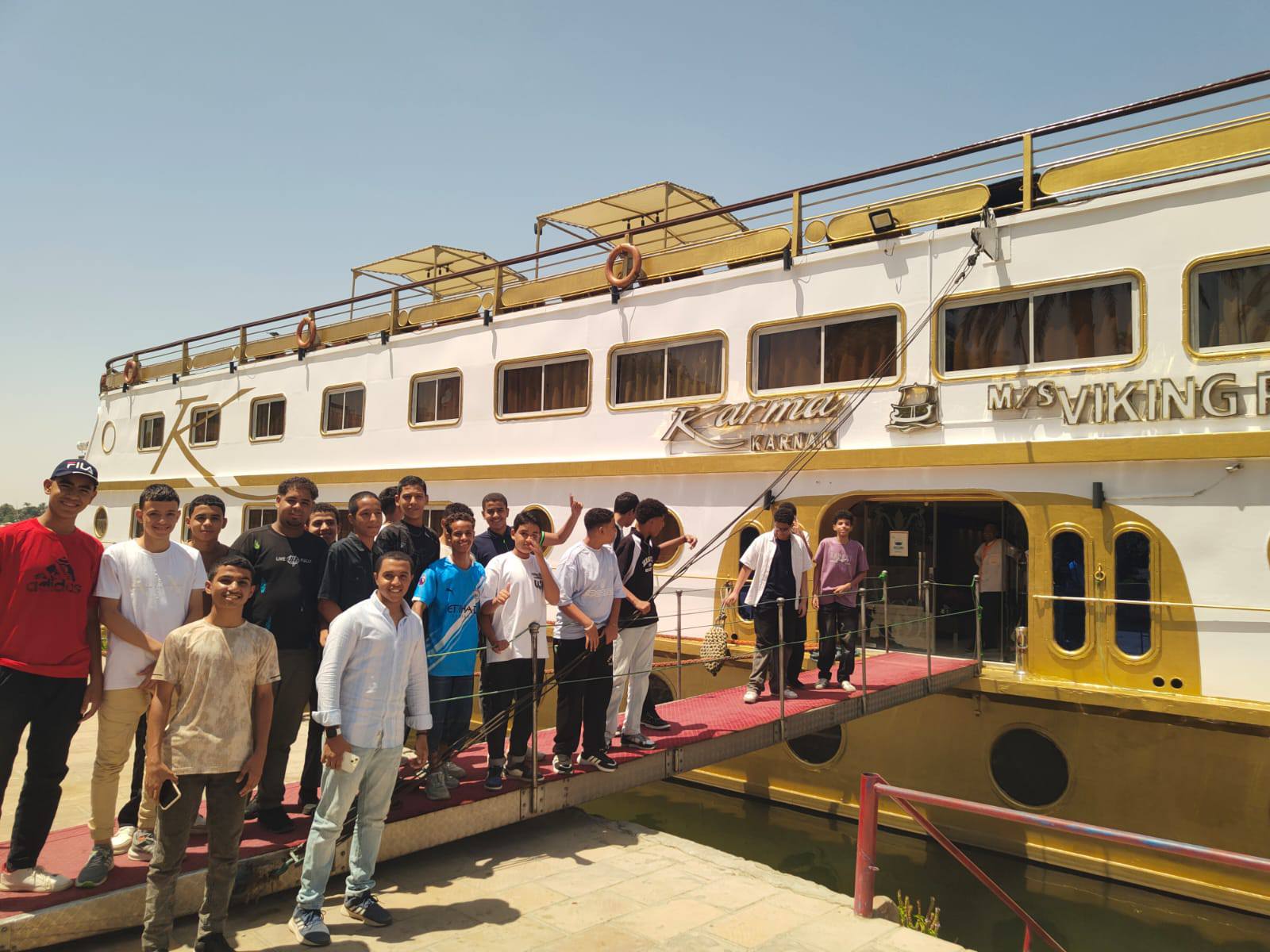 رحلة نيلية لطلبة وطالبات الأزهر الشريف ضمن مبادرة التوعية السياحية