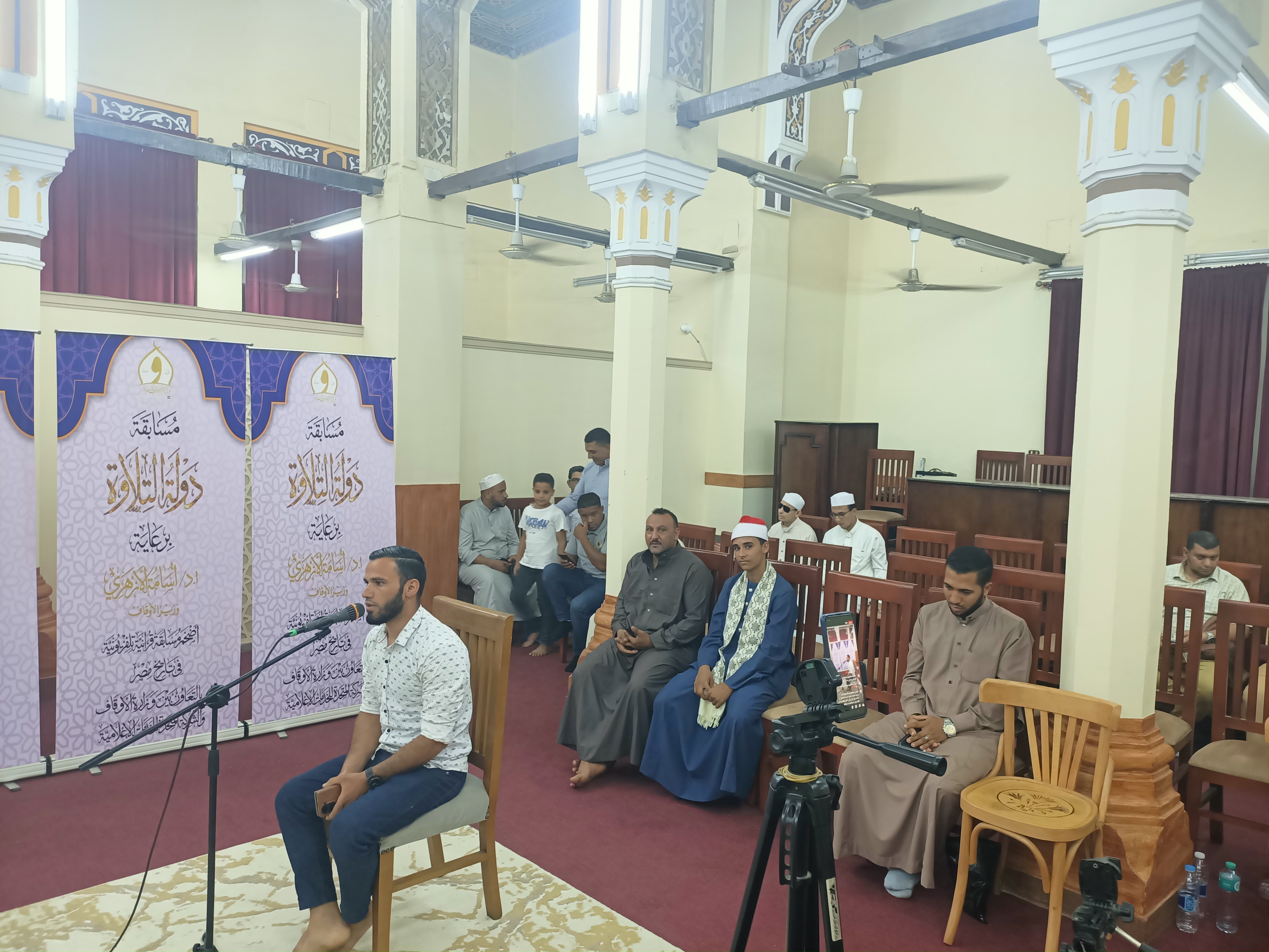 أحد المشاركين فى مسابقة دولة التلاوة أحد المشاركين فى مسابقة دولة التلاوة