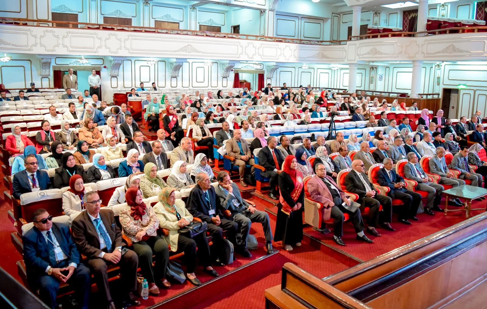 حضور كبير للمؤتمر حضور كبير للمؤتمر