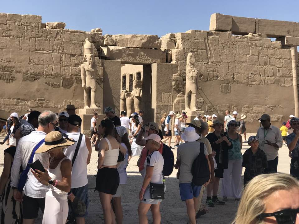 إقبال سياحى كبير من حول العالم مع تحسن حالة الطقس تدريجياً.