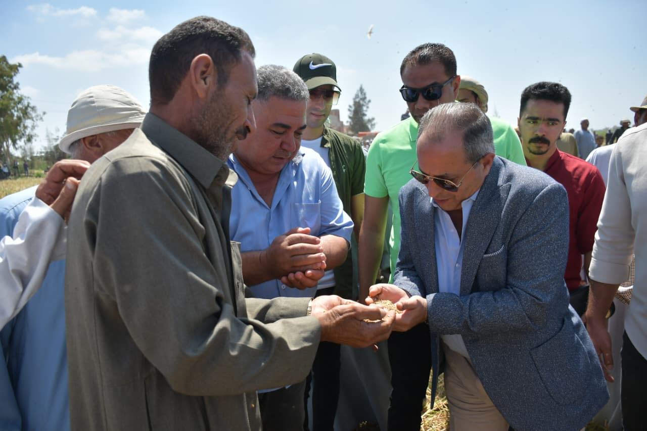 المخافظ يشهد الحصاد المخافظ يشهد الحصاد