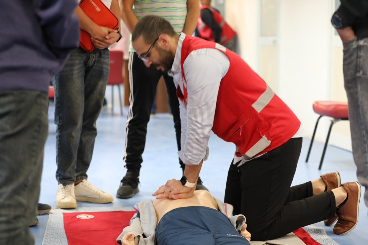  دورات تدريبية في مجالي الإسعافات الأولية