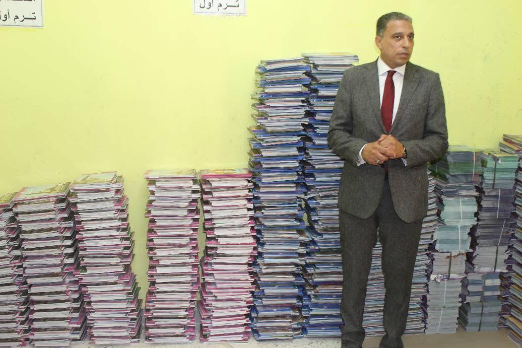 وكيل الوزارة والكتب الدراسية