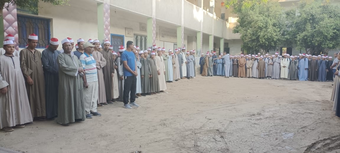 جانب من طابور الصباح بالمعاهد الأزهرية فى الأقصر