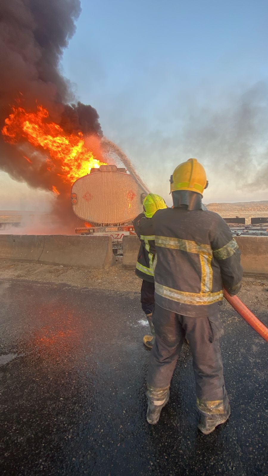 حريق سيارة مواد بترولية (1)