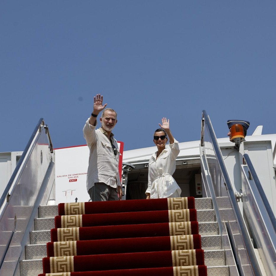 لحظات مغادرة الملك الأسبانى وزوجته للأقصر