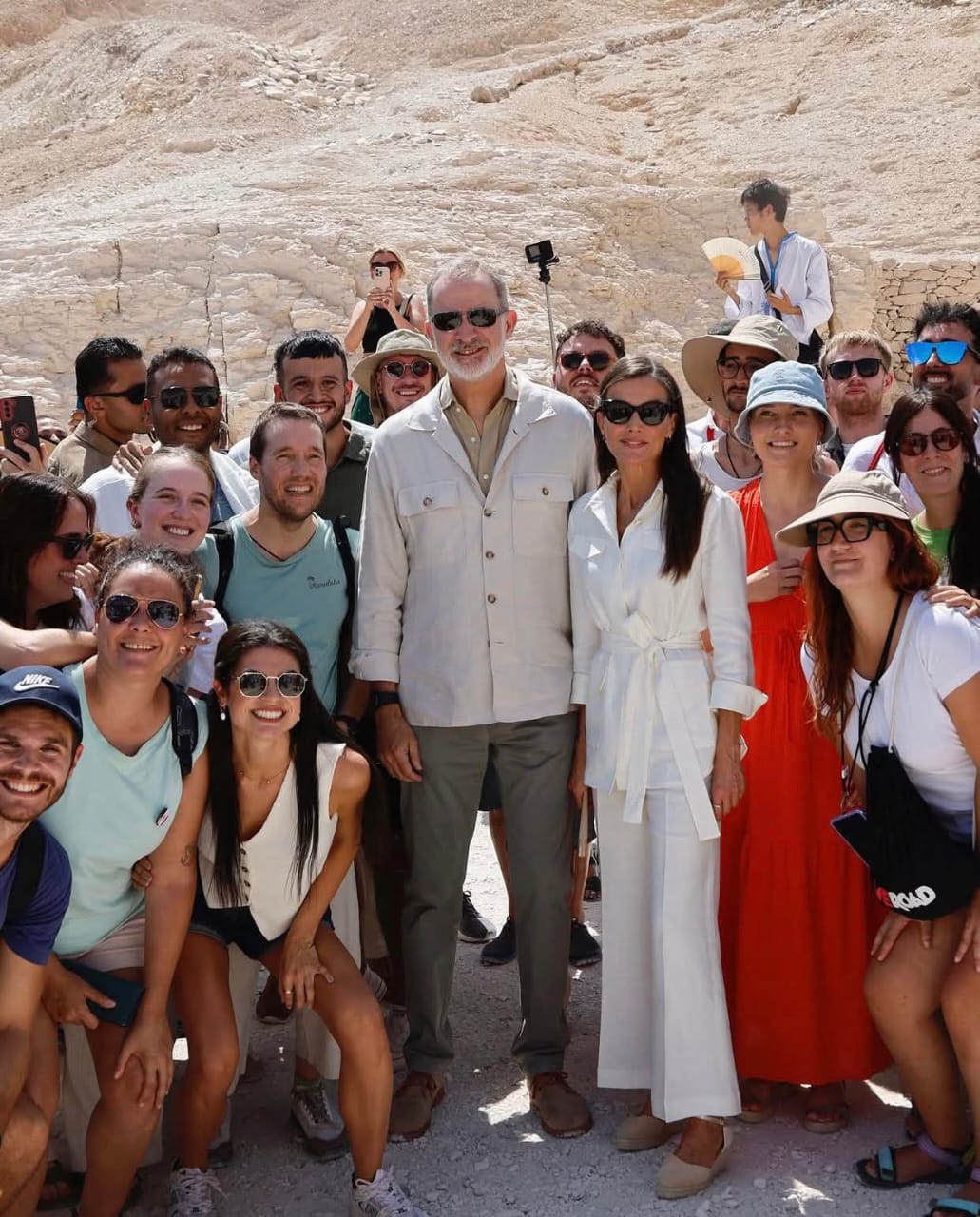 لقاء الملك الأسبانى والملكة ليتزيا مع فريق البعثة الأسبانية فى الأقصر