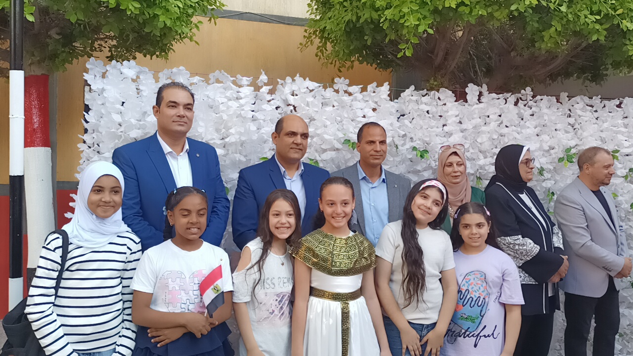 ارتداء الزي الفرعوني