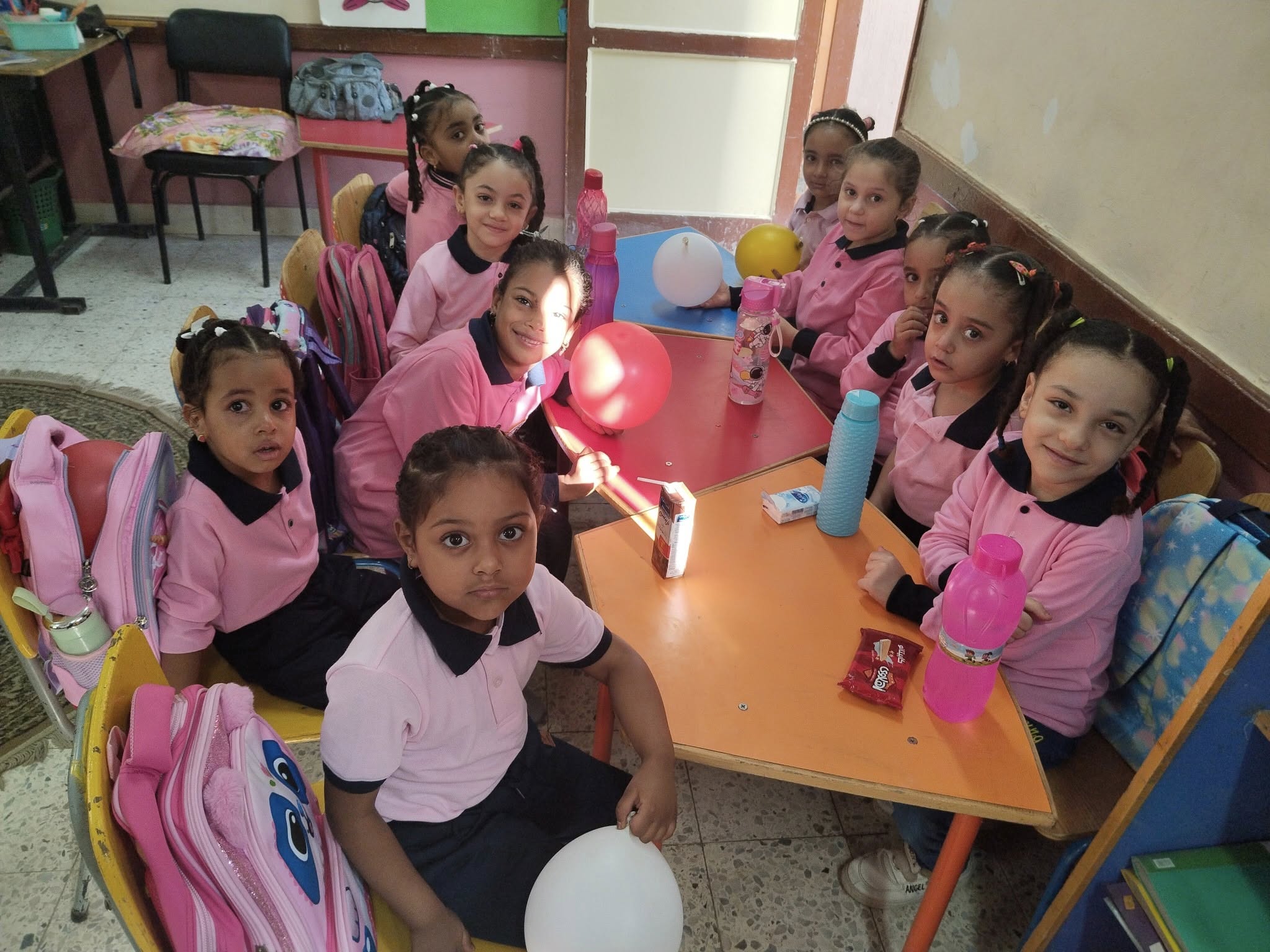 هدايا وبالونات مميزة للاطفال فى أول أيام دراسة