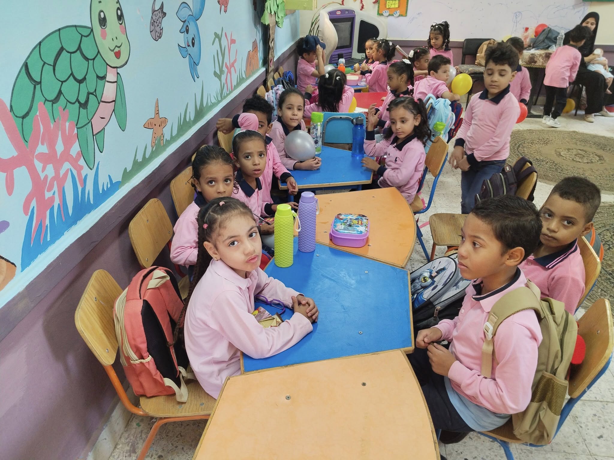 بالونات وألعاب فى بداية العام الدراسى بالأقصر