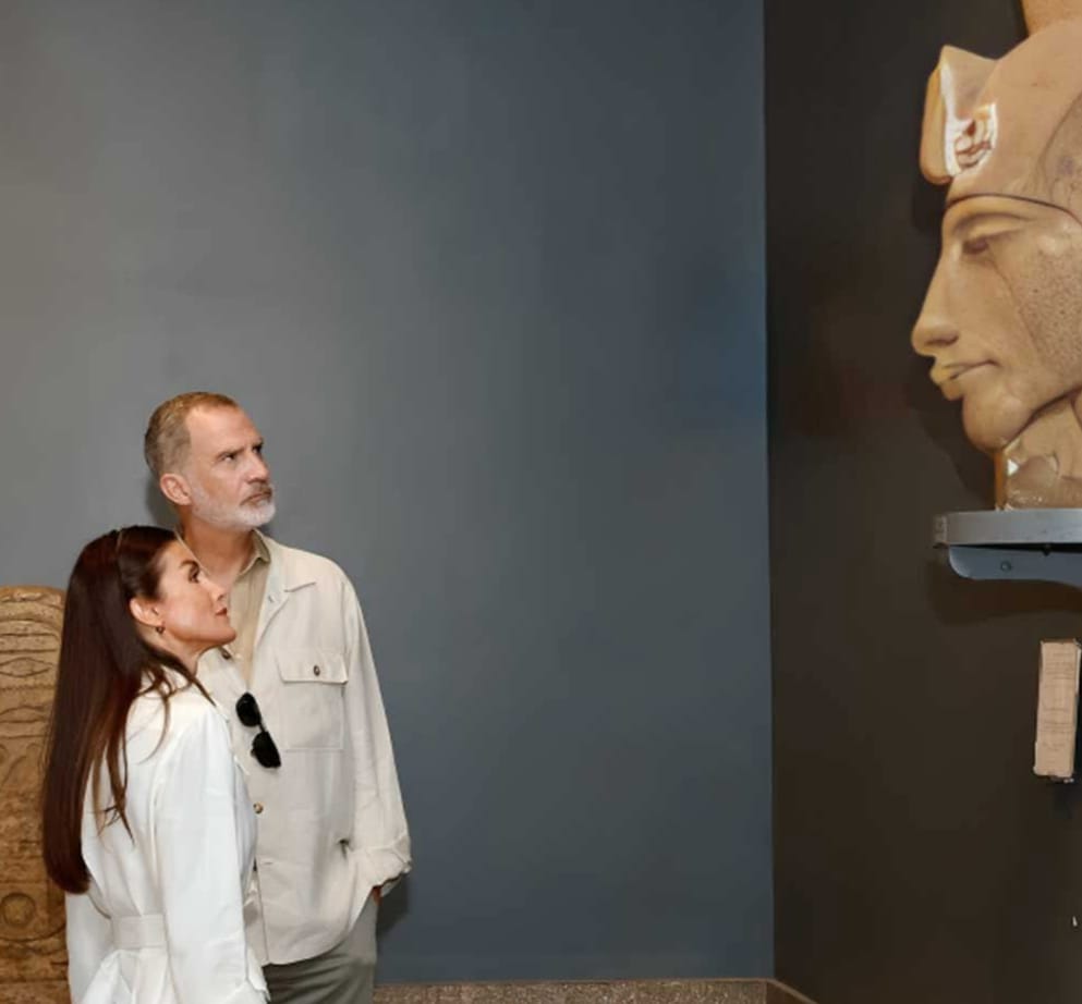 الملك الأسبانى داخل متحف الأقصر