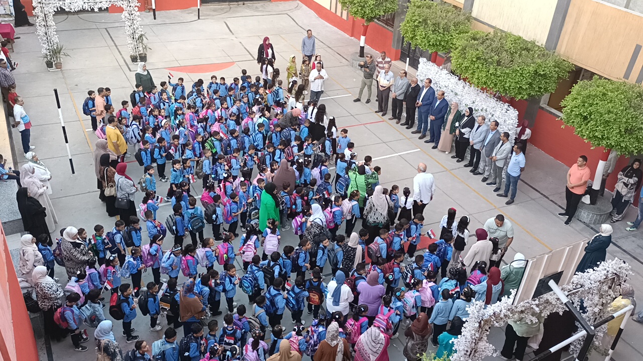 استقبال الطلاب بمدرسة بدسوق