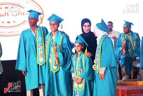 أصحاب المراكز الأولى في الجائزة الكبرى للطلاب بالمشروع الوطني للقراءة أصحاب المراكز الأولى في الجائزة الكبرى للطلاب بالمشروع الوطني للقراءة