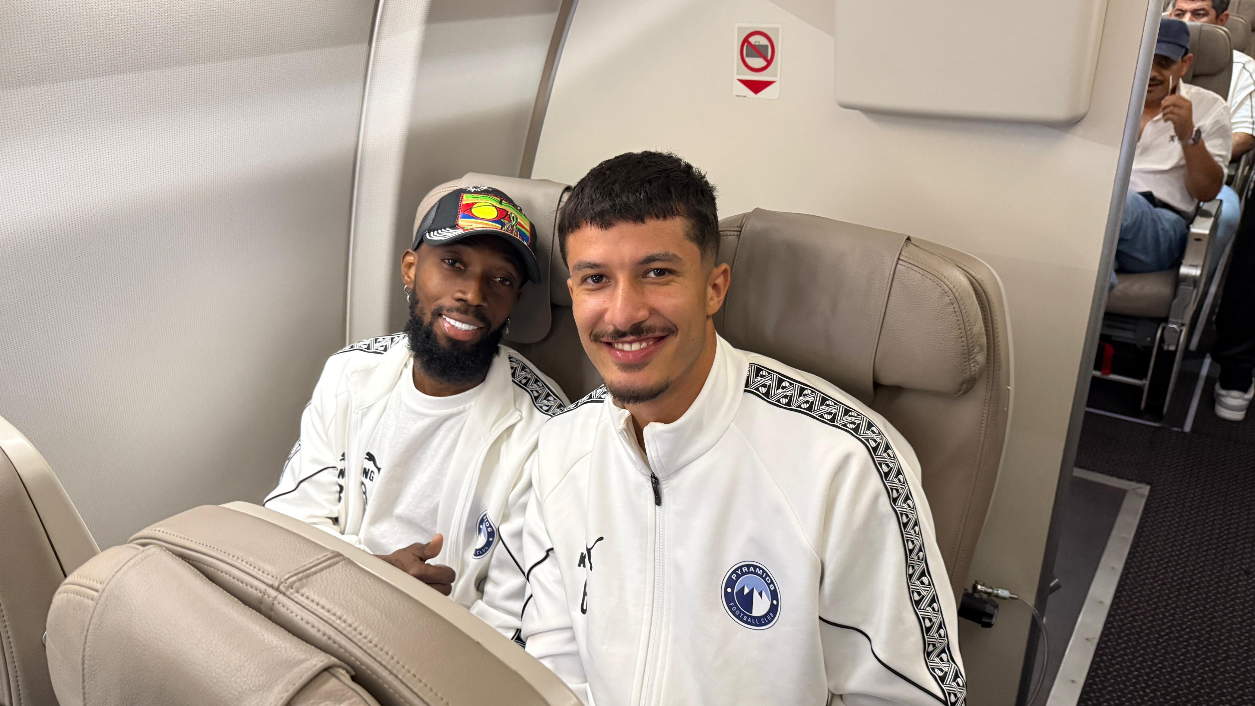 اسامة جلال وبلاتي