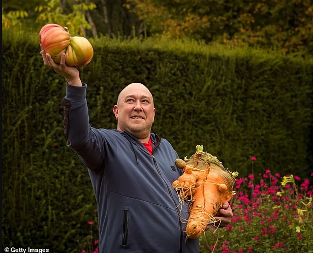 كريس يفتخر بمحصوله