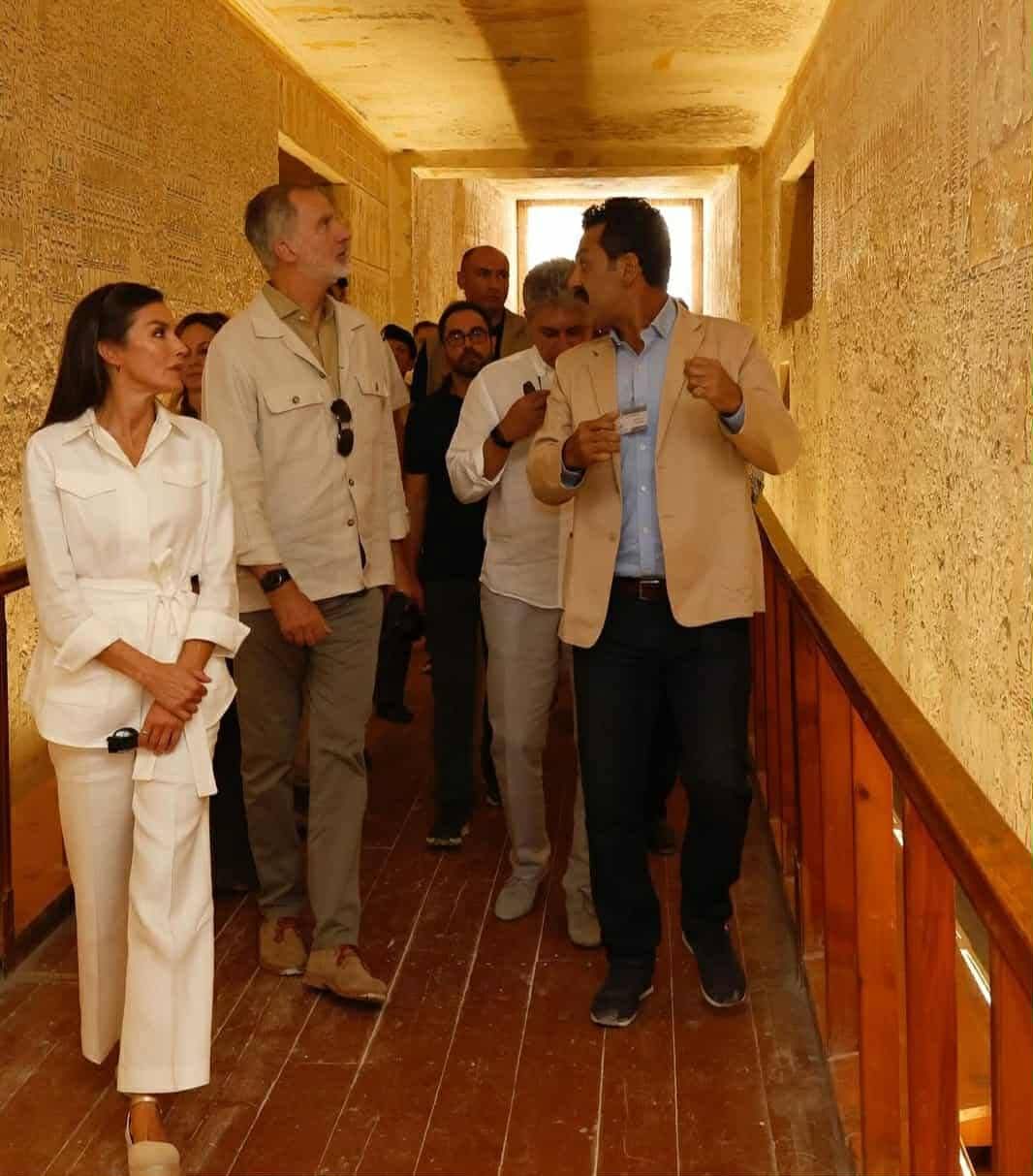 رحلة الملك الأسبانى فى قلب مقابر ملوك البر الغربى