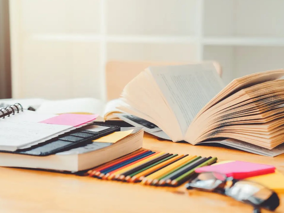 ابراج تتأخر عن الذهاب للمدرسة او الجامعة