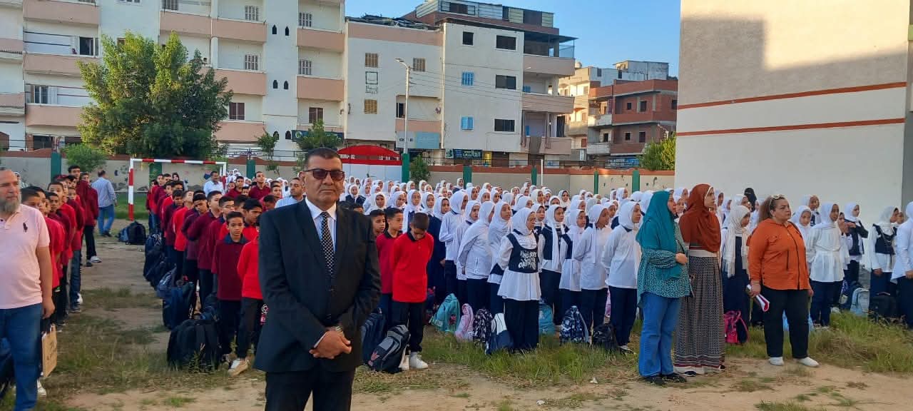 طابور أول يوم دراسة