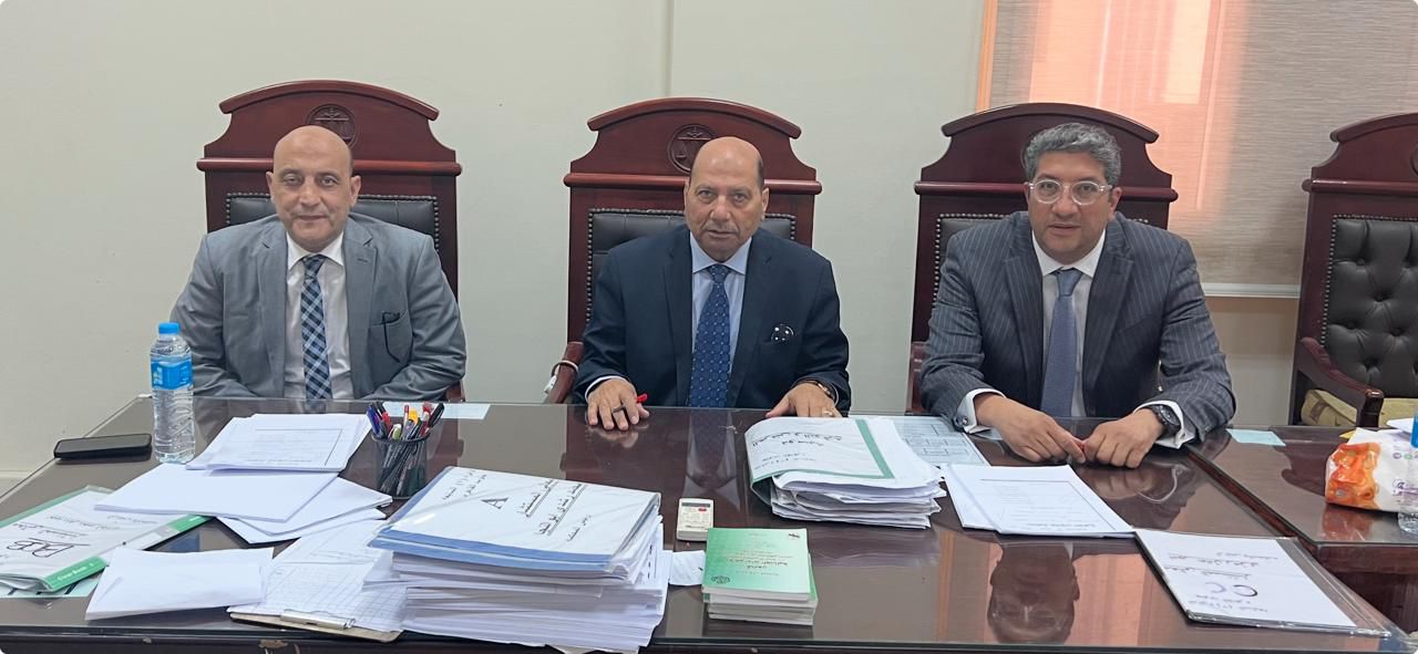 المستشار محمد رشدى وهيئة المحكمة