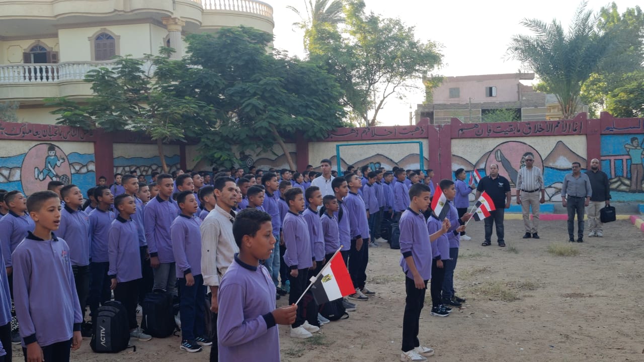 طلاب المدرسة طلاب المدرسة