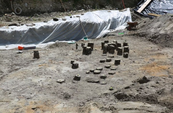 أعمدة من خشب البلوط