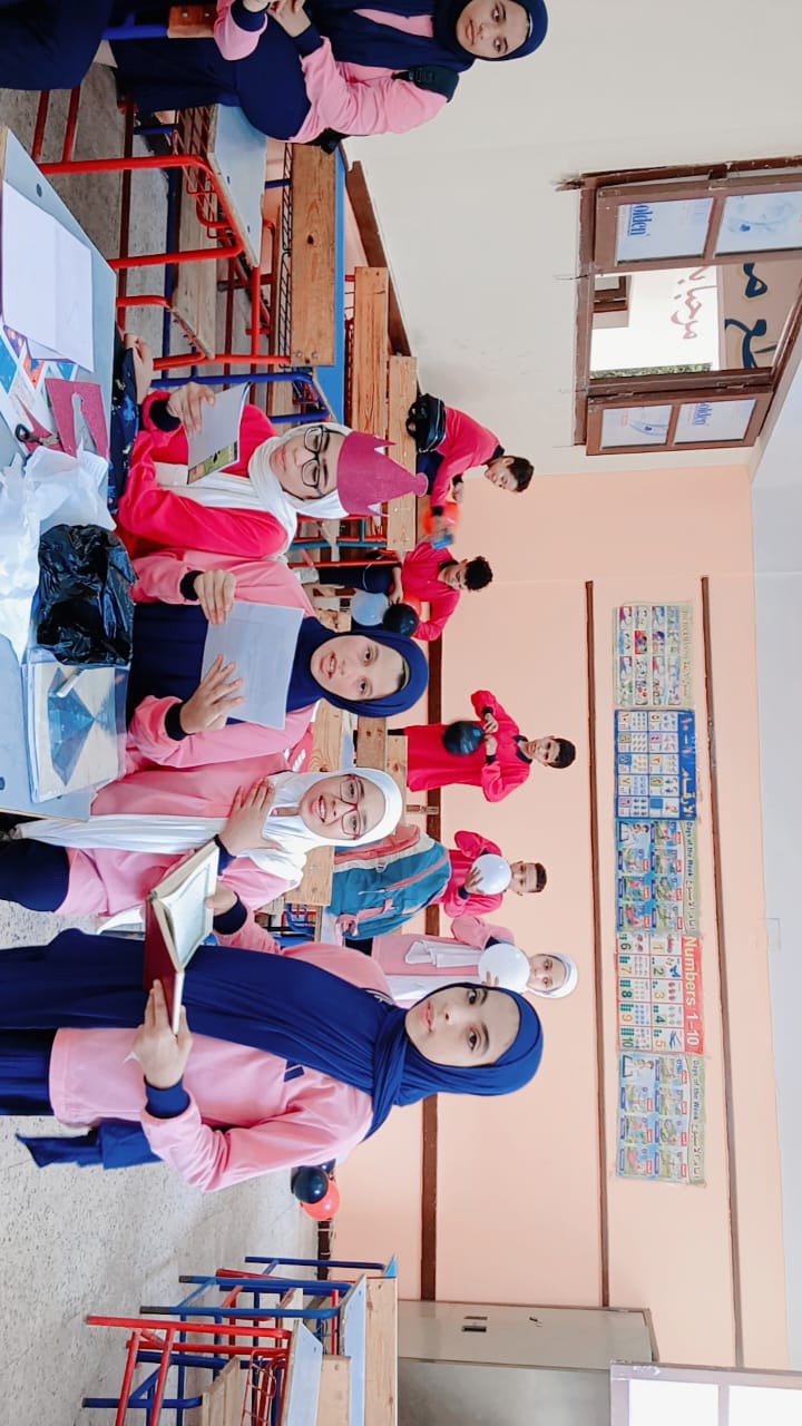 استقبال الطلاب بالمدرسة (1)