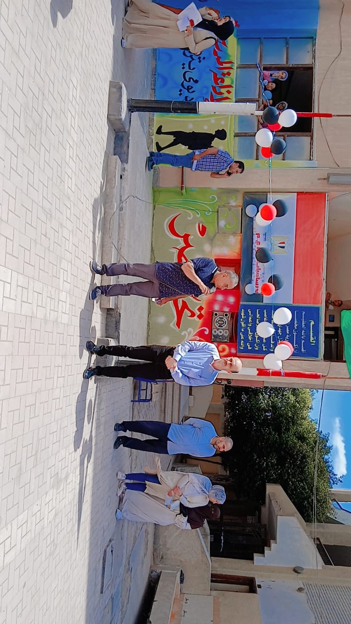 استقبال الطلاب بالمدرسة (3)