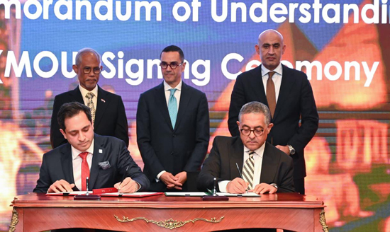 وزارة الاستثمار والتجارة الخارجية تستضيف منتدى الأعمال المصري السنغافوري (4)