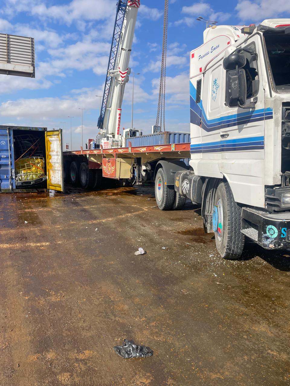 انقلاب سيارة نقل (1)