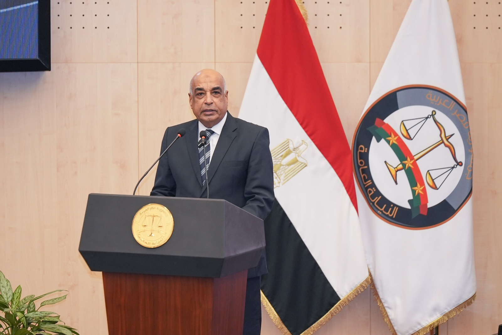 تكريم أعضاء النيابة العامة وموظفيها المتميزين 1