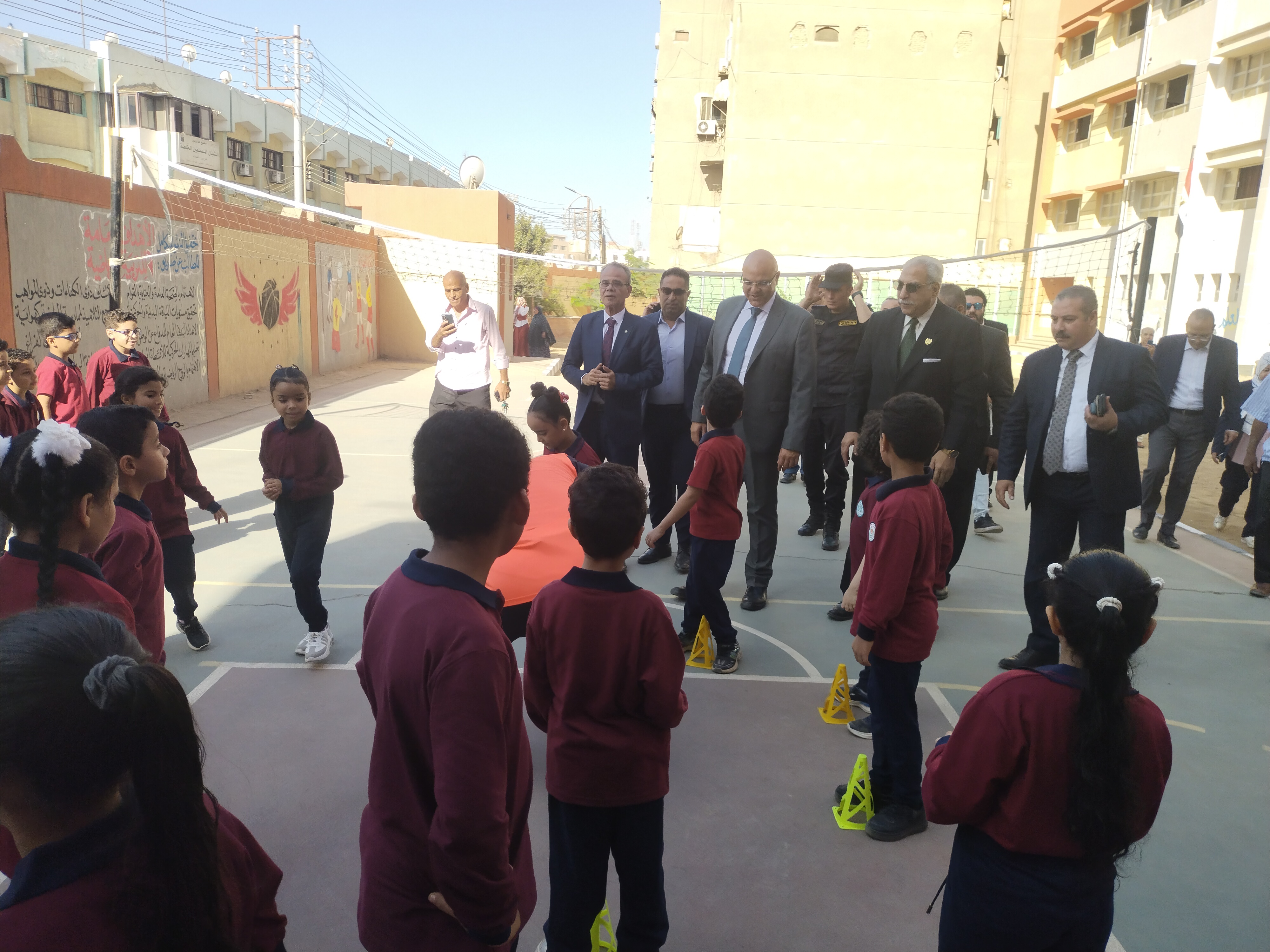 محافظ القليوبية يتفقد انتظام الدراسة بأول أيام العام الدراسى الجديد (3)