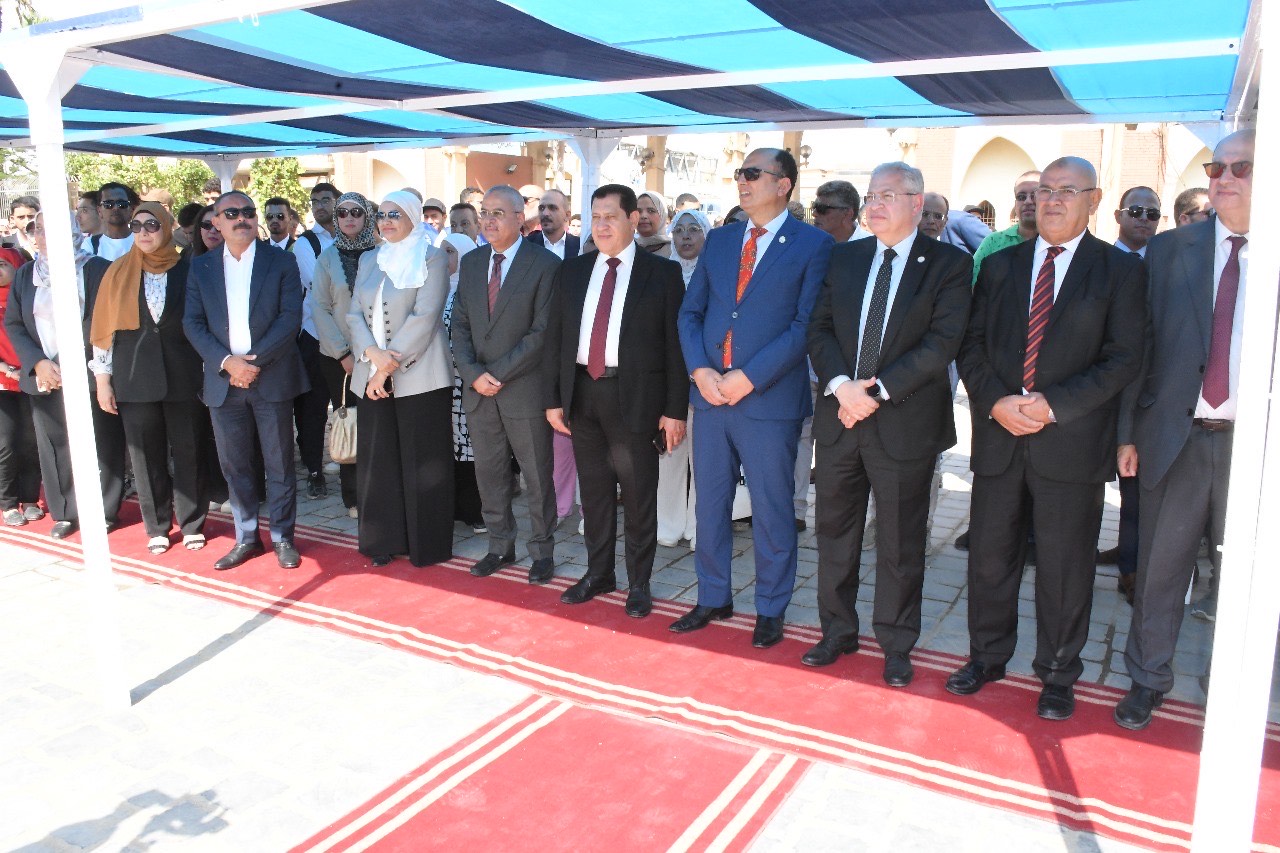 جامعة حلوان تحتفل بانطلاق العام الجامعي الجديد جامعة حلوان تحتفل بانطلاق العام الجامعي الجديد