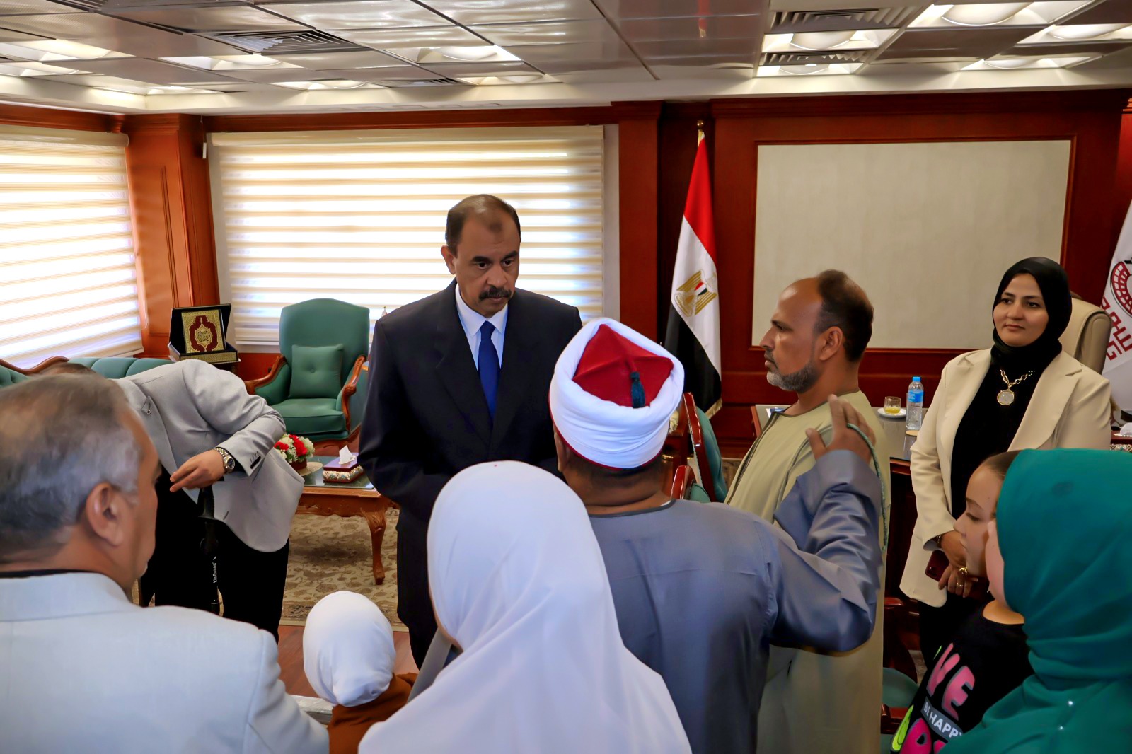 جانب من التكريم جانب من التكريم