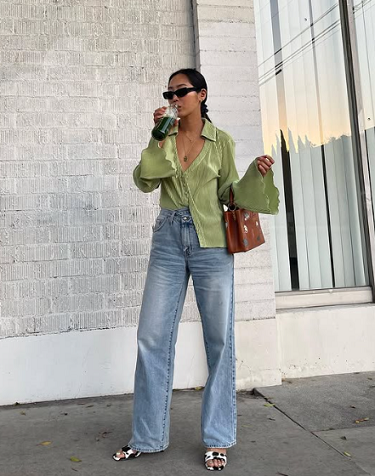 جينز واسع مع قميص