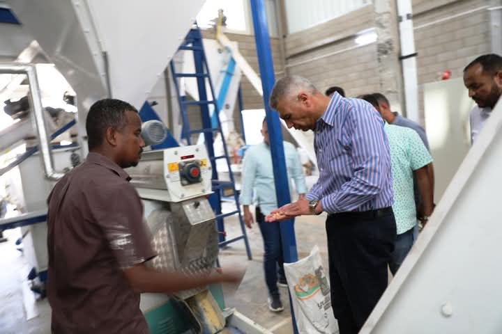 تشجيع الشباب بالمنطقة الصناعية الحرفية تشجيع الشباب بالمنطقة الصناعية الحرفية