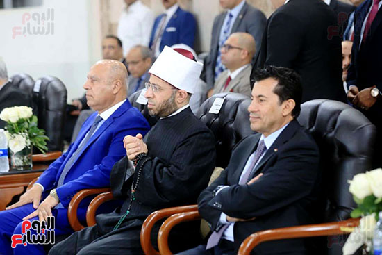 وزير الصناعة والنقل ووزير الأوقاف ووزير الشباب والرياضة