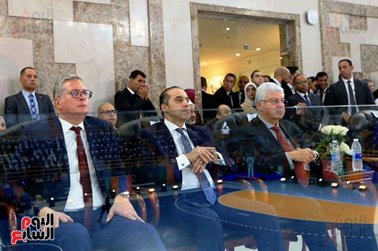 وزير التعليم العالي ووزير الشئون النيابية خلال انطلاق مبادرة صحح مفاهيمك