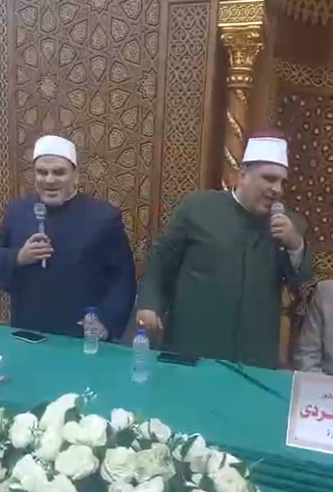 هشام وهاني المغازي كفيفان صاحبا صوت ذهبي في الإنشاد