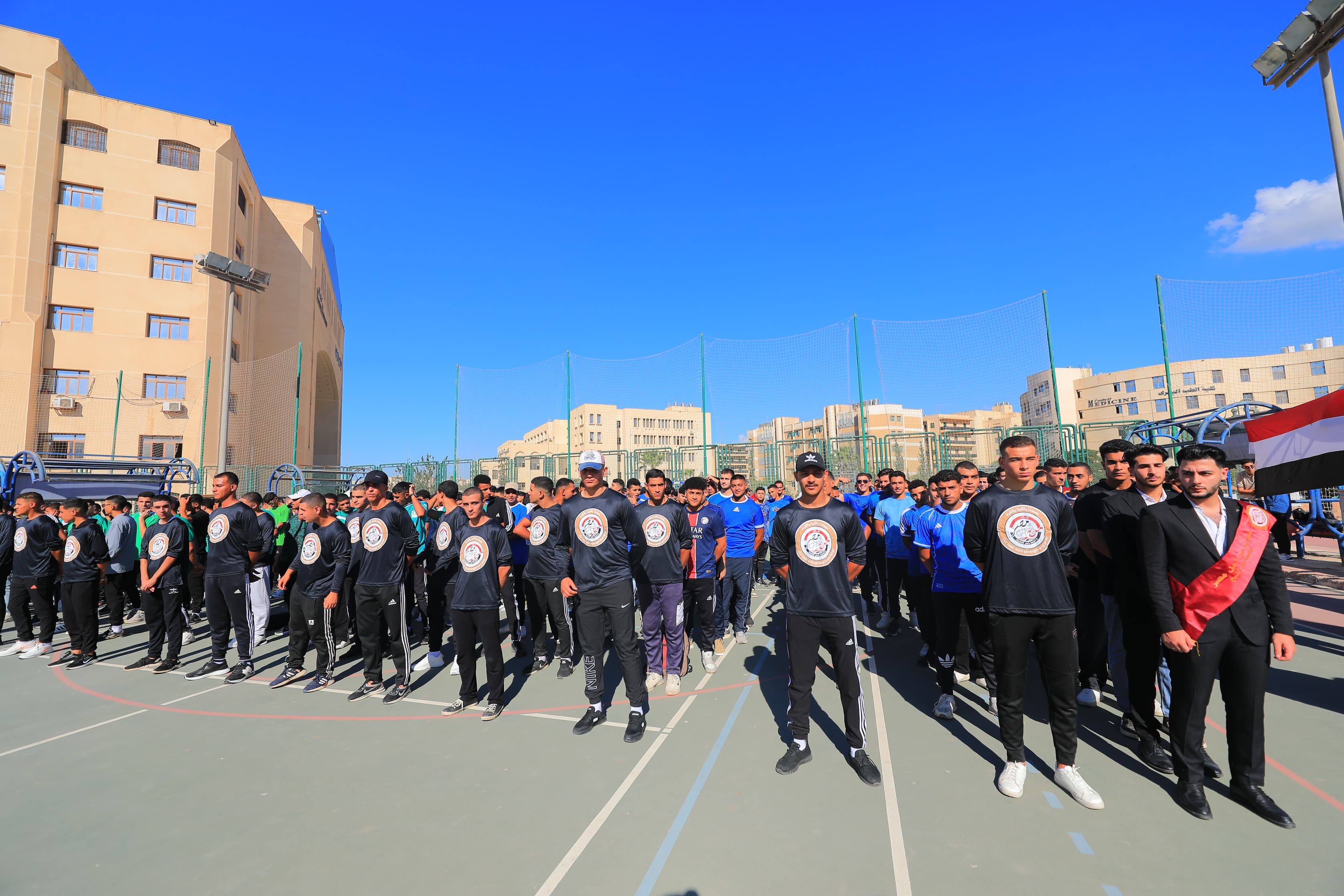 طلاب جامعة كفر الشيخ يحييون العلم