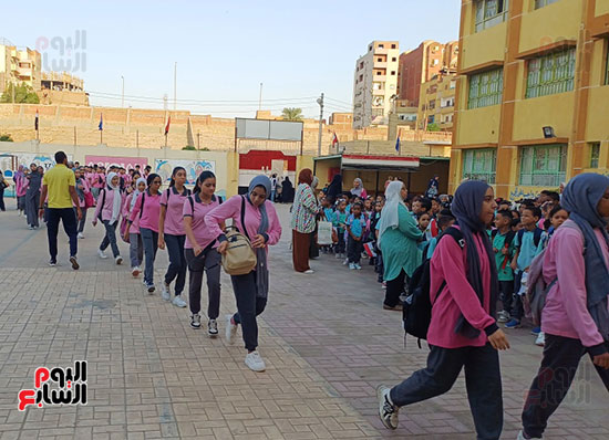 طابور-الصباح-فى-أسوان