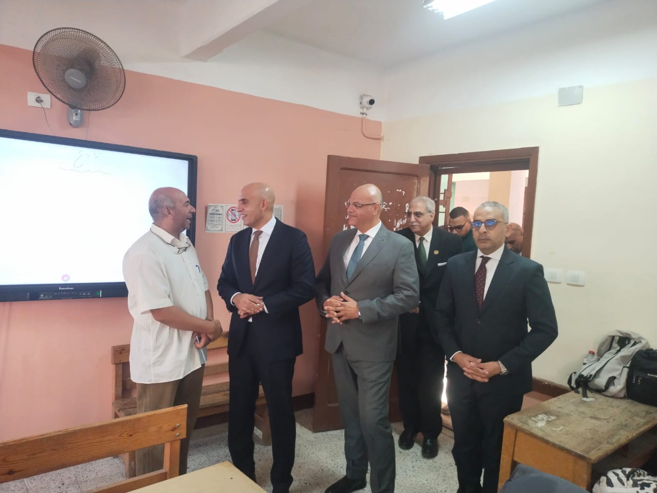 وزير التربية والتعليم في جولة مفاجئة بمدارس القليوبية (12)