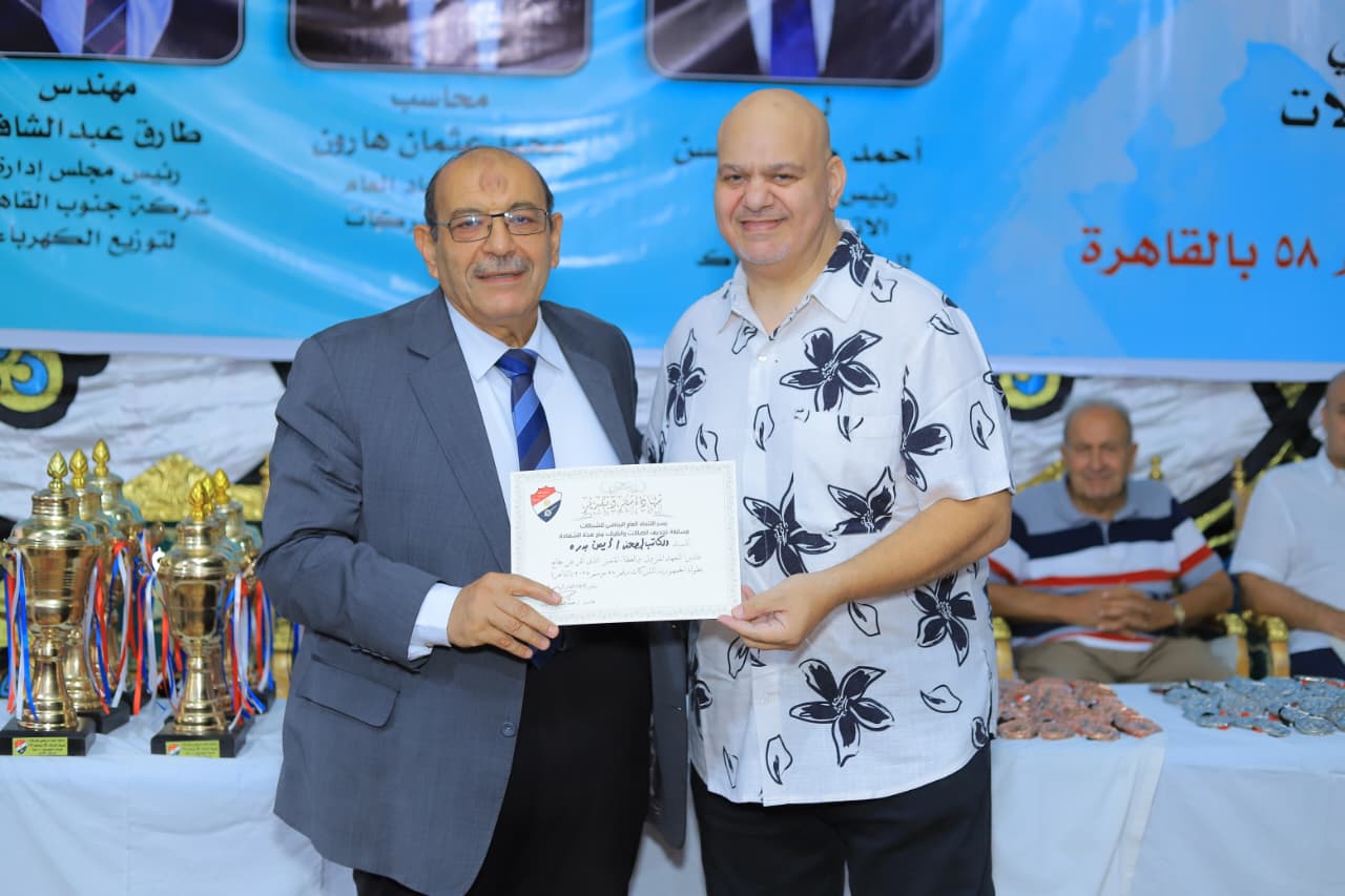 الكاتب الصحفي أيمن بدره